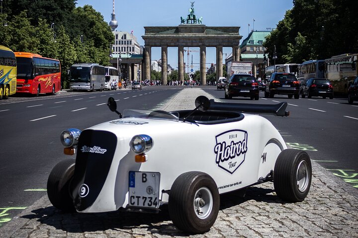 Berlin City Tour in a Mini Hotrod