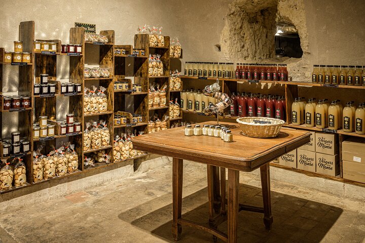 "AMBACIA CELLARS", Tour and Wine Tasting in Amboise, Loire Valley