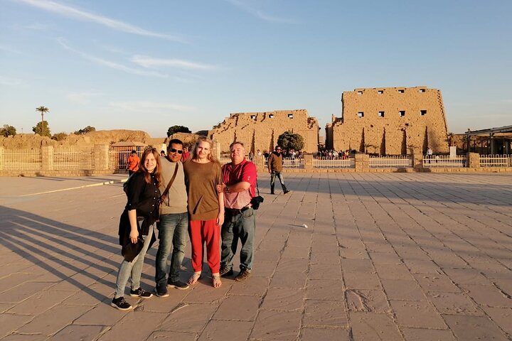 4-Day Nile Cruise sails Aswan to Luxor&Abu Simbel.Hot air Balloon