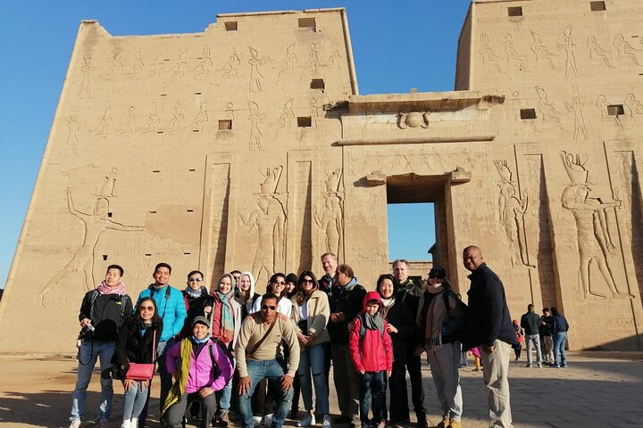 4-Day Nile Cruise sails Aswan to Luxor&Abu Simbel.Hot air Balloon