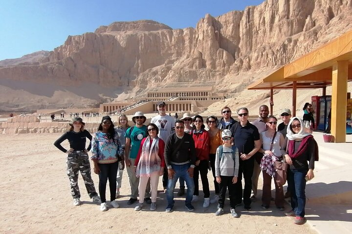 4-Day Nile Cruise sails Aswan to Luxor&Abu Simbel.Hot air Balloon