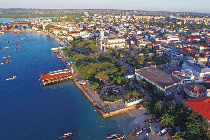 Full-Day Private Stone Town +Spice Farm and Prison Island Tour