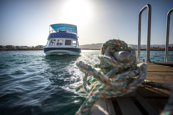 Glass-Bottom Boat 2-hours Tour and Coral-Reef Viewing from Aqaba