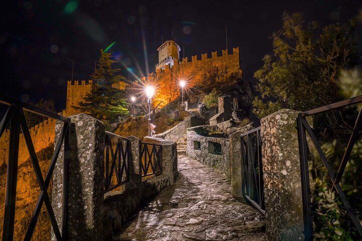 Tourist visit of the UNESCO Historic Center of San Marino