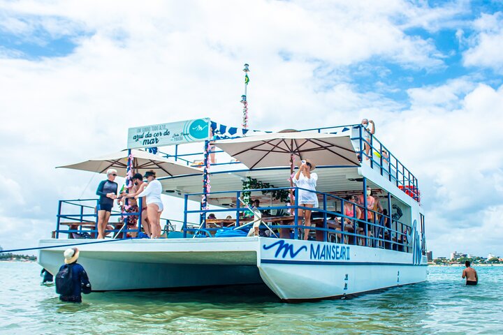 Catamaran trip to Areia Vermelha Island with transfer