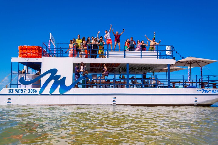 Catamaran trip to Areia Vermelha Island with transfer