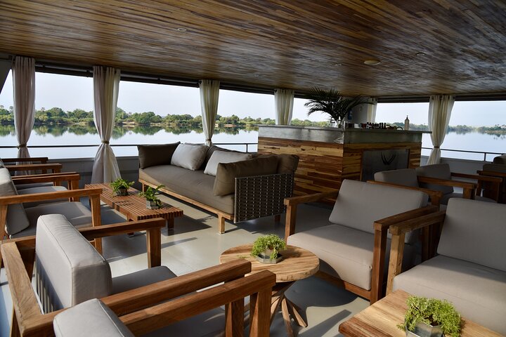 Victoria Falls Luxury Sunset Cruise on the Zambezi River
