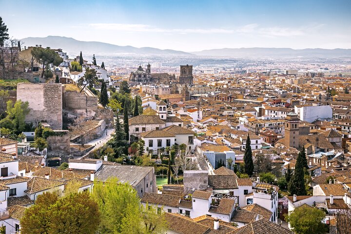 Skip The line Alhambra and Nasrid Palaces Private Tour