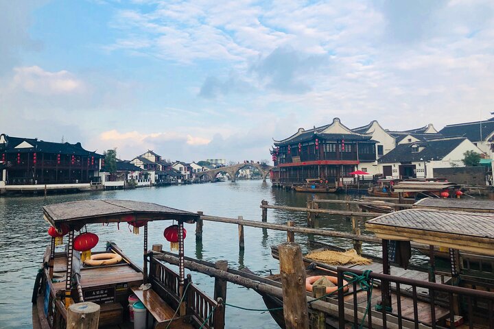 Shanghai Private Tour: Zhujiajiao Water Town and Boat Ride