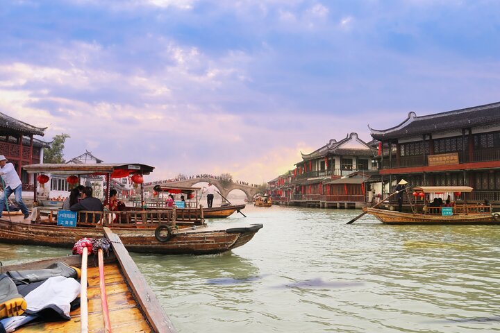 Shanghai Private Tour: Zhujiajiao Water Town and Boat Ride