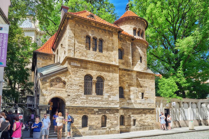 Best of Prague Guided Tour and Cruise with Authentic Czech Lunch