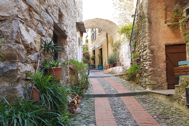 DOLCEACQUA & THE NERVIA VALLEY - The home of Rossese wine and Monet's beloved bridge
