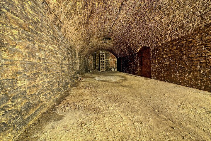 Hidden Brewery Caverns Tour in Cincinnati with Beer Tasting