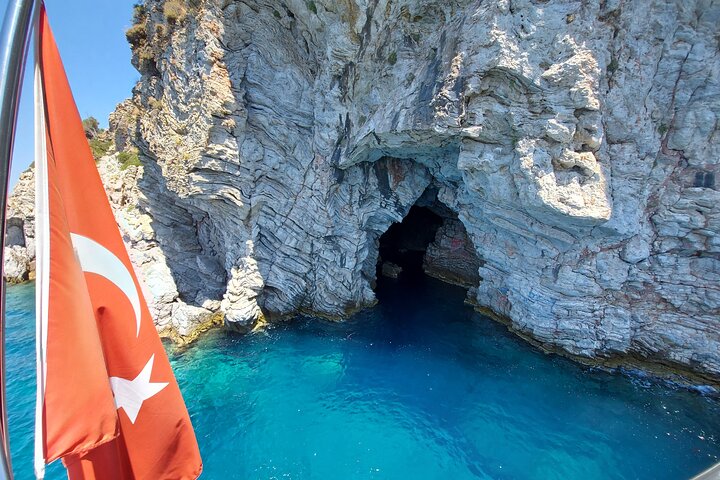 Full-Day Glass bottom Semi Submarine Cruise in Marmaris