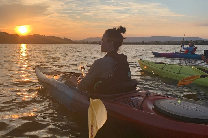 Nickajack Bat Cave Kayak Tour with Chattanooga Guided Adventures