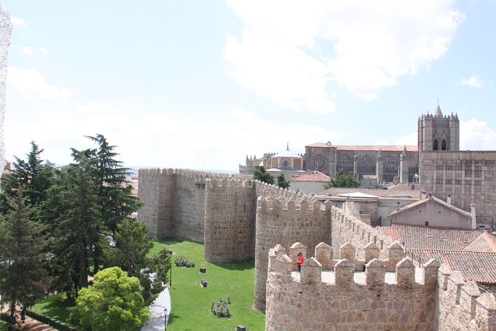 Avila & Segovia Tour with Tickets to Monuments from Madrid