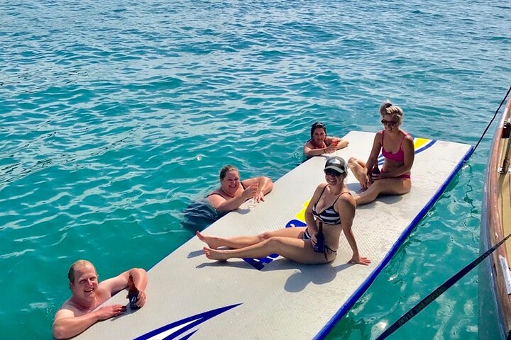 Magnetic Island Lunchtime Sailing Cruise
