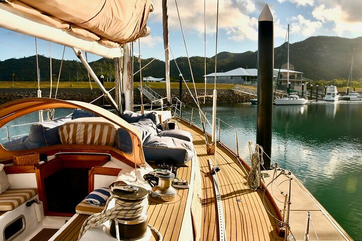 Magnetic Island Lunchtime Sailing Cruise
