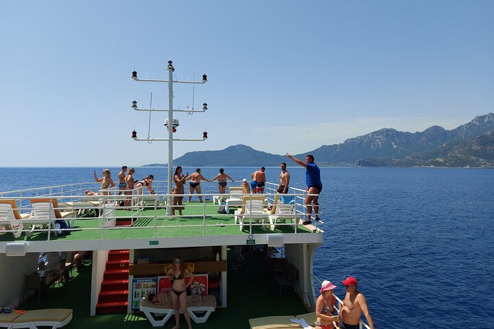 Full-Day Glass bottom Semi Submarine Cruise in Marmaris