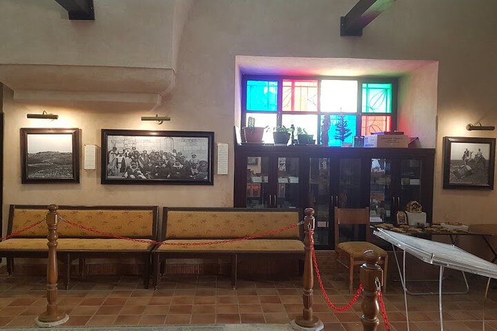 Private Walking Tour in Madaba with Local Guide