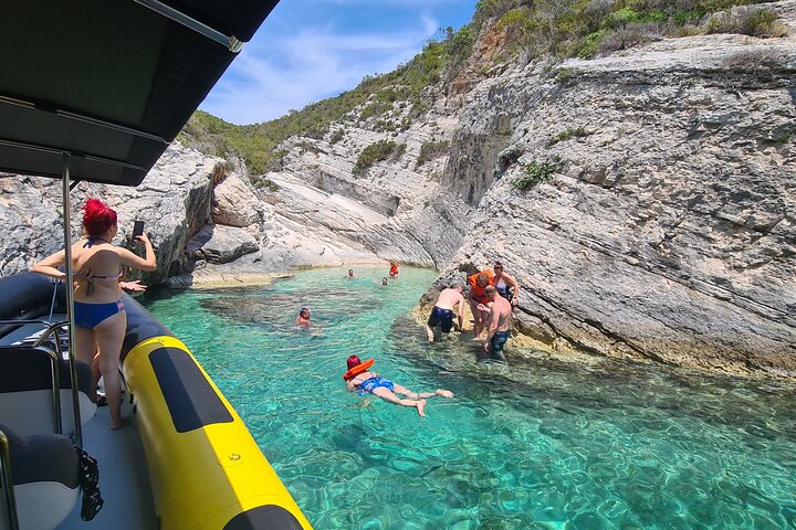 Blue cave & Hvar, 5 islands speed boat tour, luxuy seats in shade
