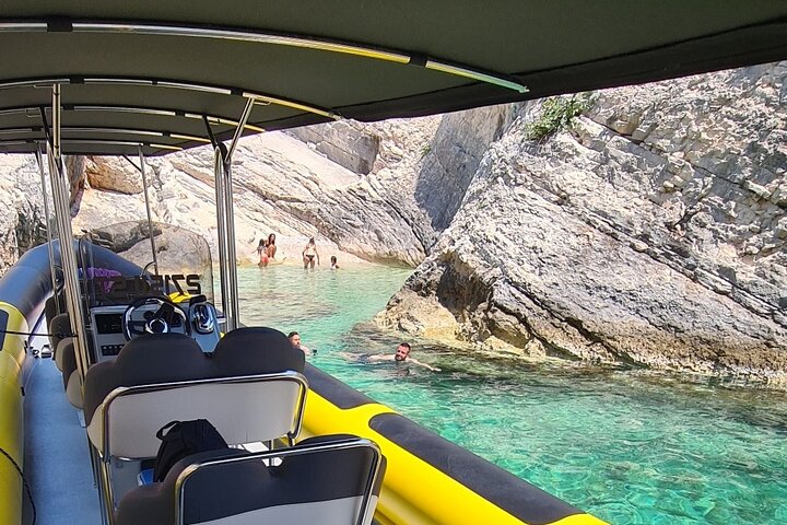 Blue cave & Hvar, 5 islands speed boat tour, luxuy seats in shade