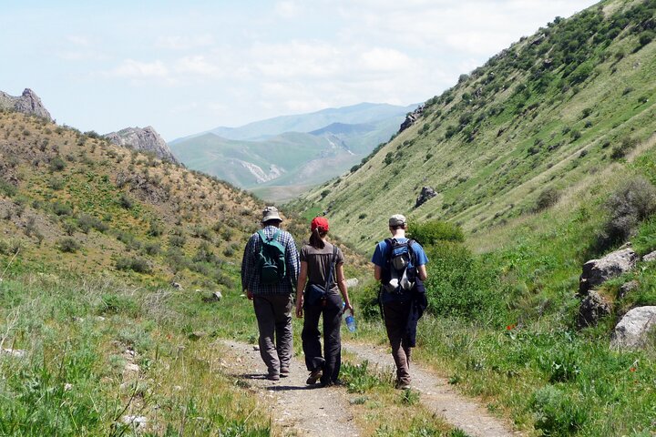 Yurt stay and Hiking in the Nurata Mountains tour - 2 days