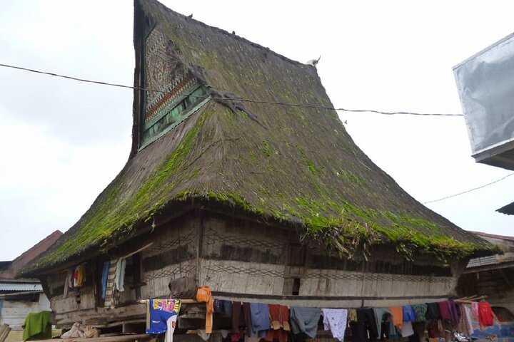 Full Day Private Tour in Lake Toba View and Karo Highlands From Medan City