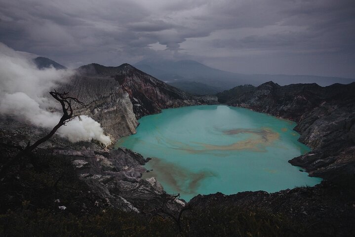 East Java Tours: 3 Days Mount Bromo & Mount Ijen Crater Tour start from Surabaya