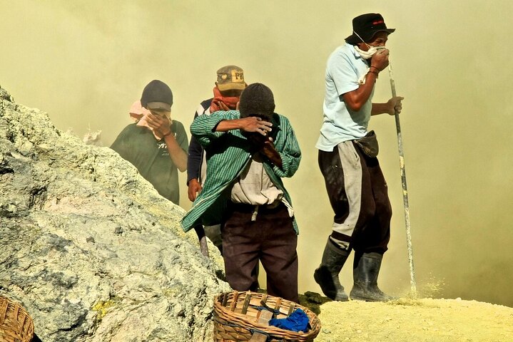 East Java Tours: 3 Days Mount Bromo & Mount Ijen Crater Tour start from Surabaya