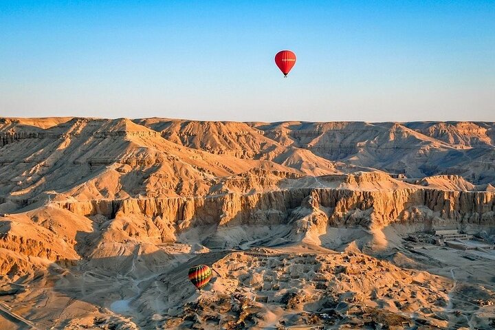 Sunrise Hot Air Balloon Over the Historical sites in Luxor