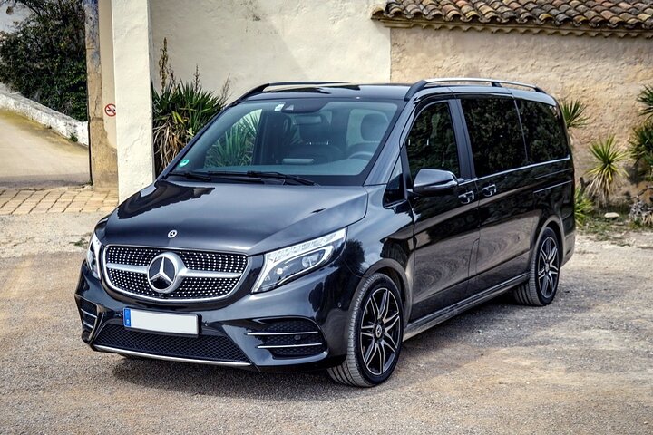 Private Transfer: Andorra La Vella to Barcelona by Luxury Van