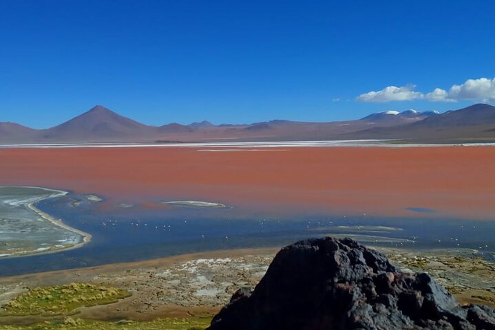 3-Days Tour to the Uyuni Salt Flat and Colored Lagoons +Sunset+Mirror Effect