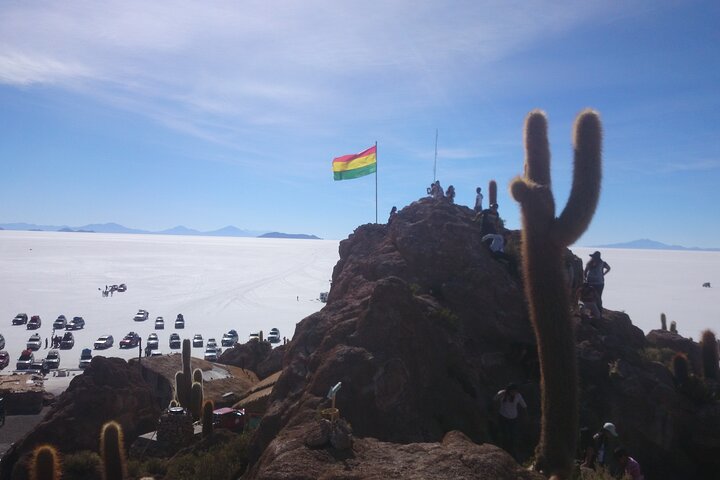 3-Days Tour to the Uyuni Salt Flat and Colored Lagoons +Sunset+Mirror Effect