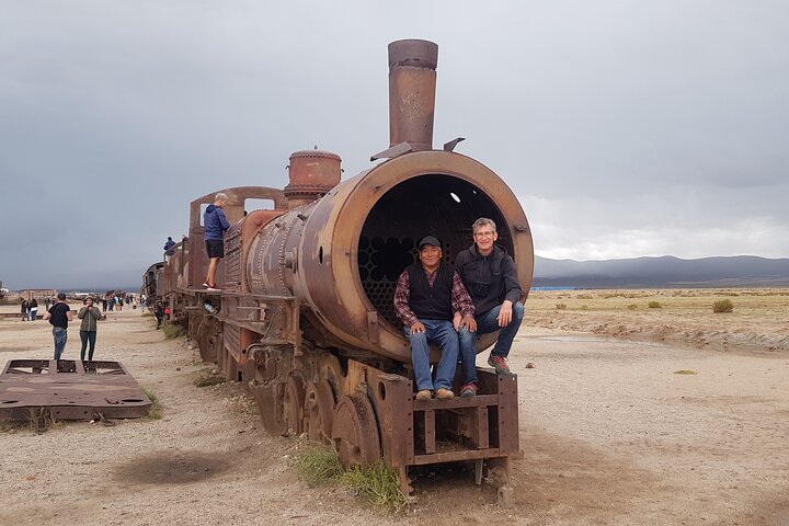3-Days Tour to the Uyuni Salt Flat and Colored Lagoons +Sunset+Mirror Effect