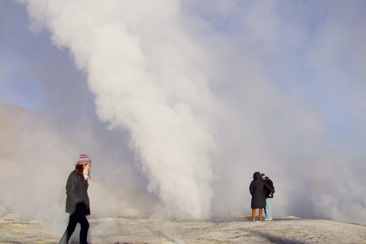 3-Days Tour to the Uyuni Salt Flat and Colored Lagoons +Sunset+Mirror Effect