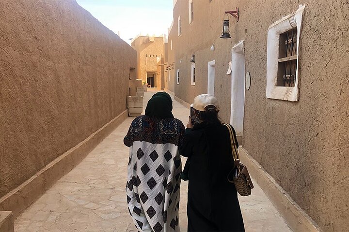 Edge of the World Hike Riyadh | 4x4 Safari & Bat Cave