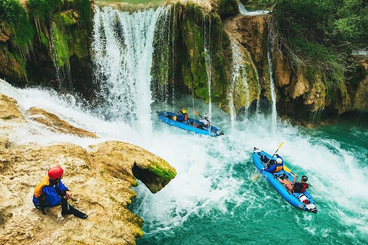 Kayaking Mreznica Waterfalls close to Plitvice Lakes