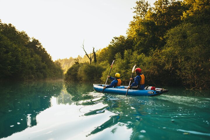 Kayaking Mreznica Waterfalls close to Plitvice Lakes