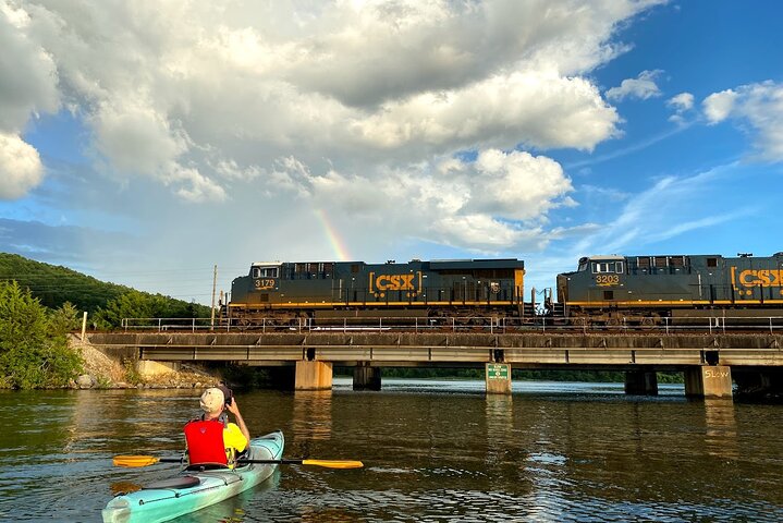 Nickajack Bat Cave Kayak Tour with Chattanooga Guided Adventures