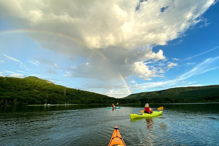 Nickajack Bat Cave Kayak Tour with Chattanooga Guided Adventures