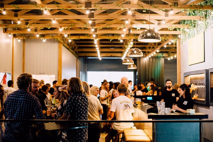 Craft Beer Excellence: Sunshine Coast Private Brewery Tour