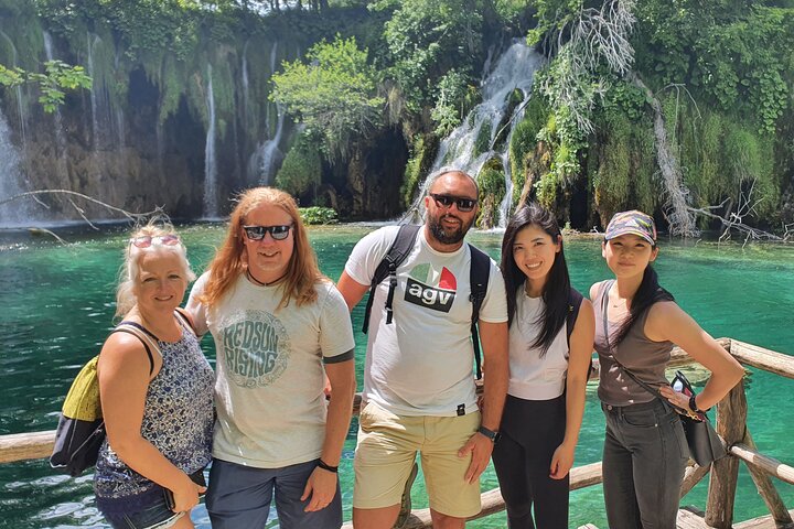 Zagreb: Plitvice Lakes & Rastoke Guided Day Trip with Ticket