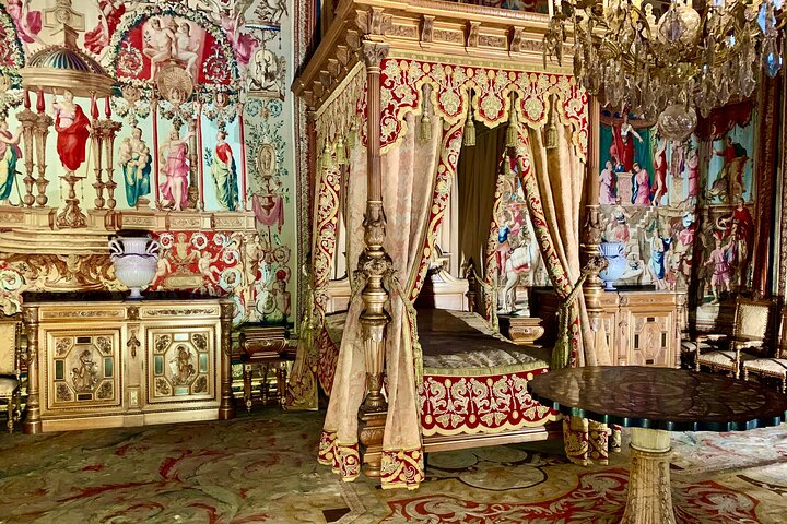 Private Tour in Fontainebleau Palace with Skip-The-Line Ticket