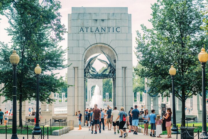 DC in a Day: 10+ Monuments, Boat Cruise, National Mall, Tickets