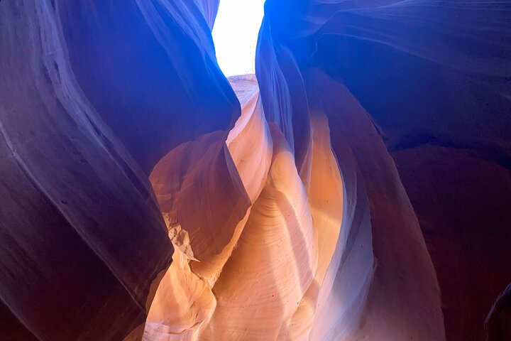 Antelope Canyon & Horseshoe Bend Day Tour with Lunch, Free WiFi