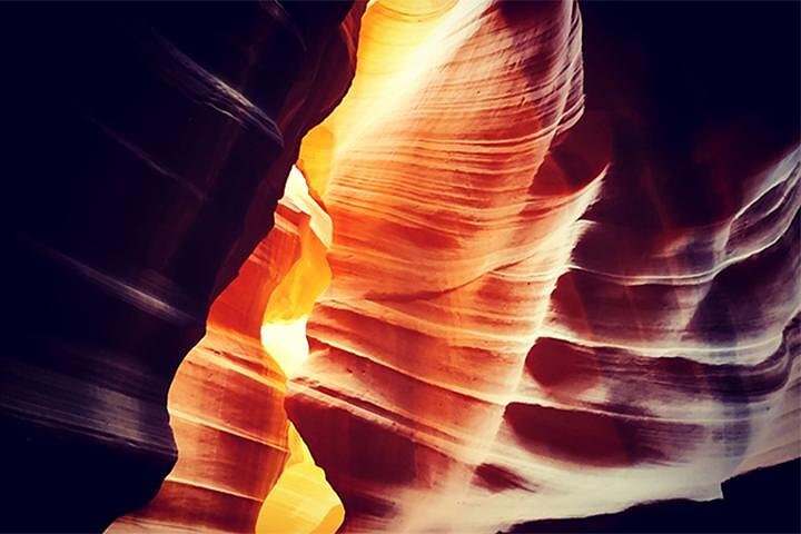 Antelope Canyon & Horseshoe Bend Day Tour with Lunch, Free WiFi