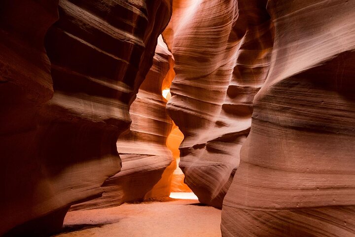 Antelope Canyon & Horseshoe Bend Day Tour with Lunch, Free WiFi