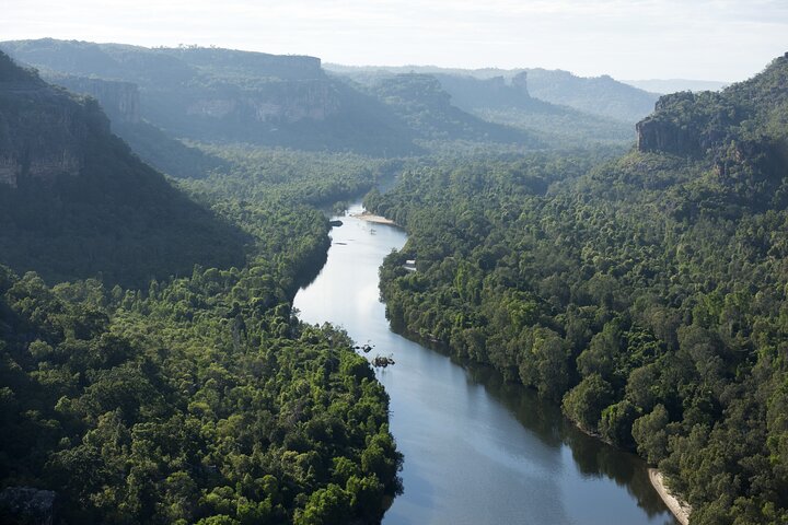 Darwin to Kakadu Day Trip by Air Including Yellow Water Cruise