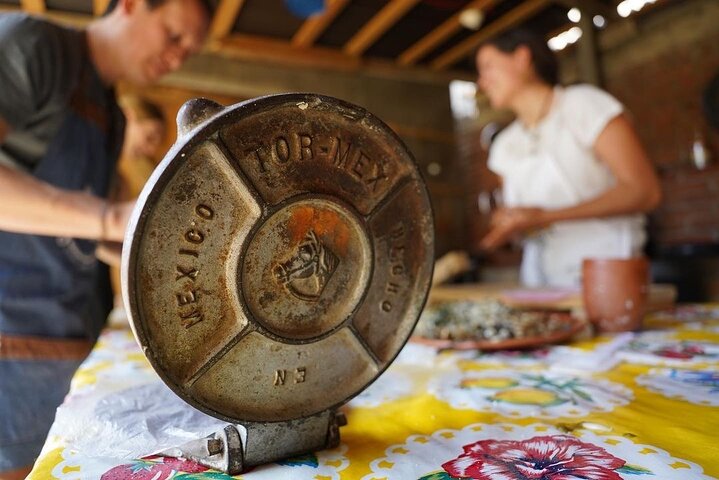 Oaxaca cooking: mole & tortilla class, market tour & mezcalitas
